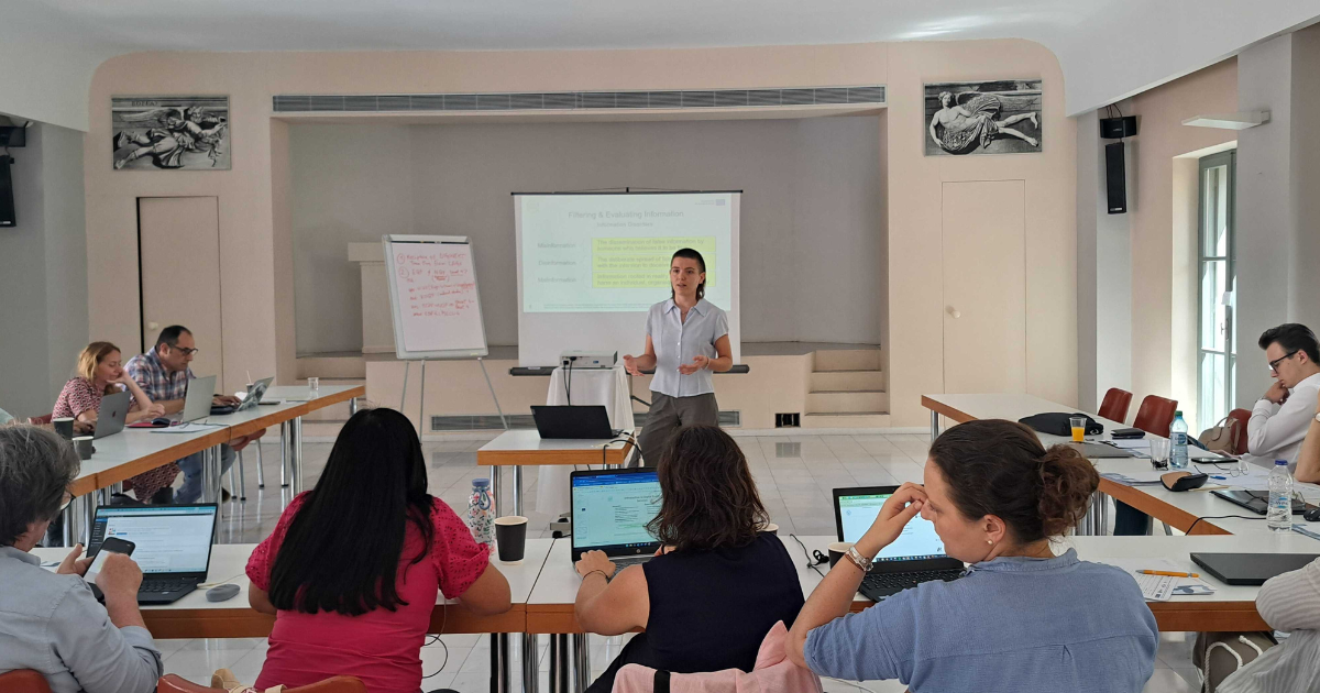 Training Adult Educators Training adult educators