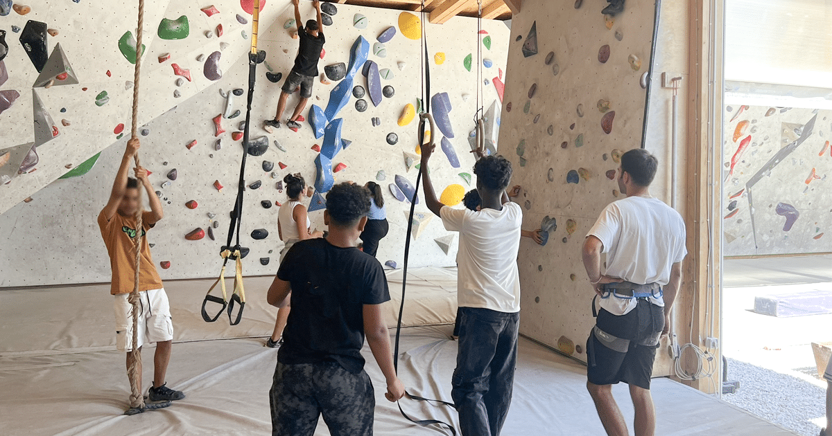 Empowering refugee youth in Greece through adventure therapy